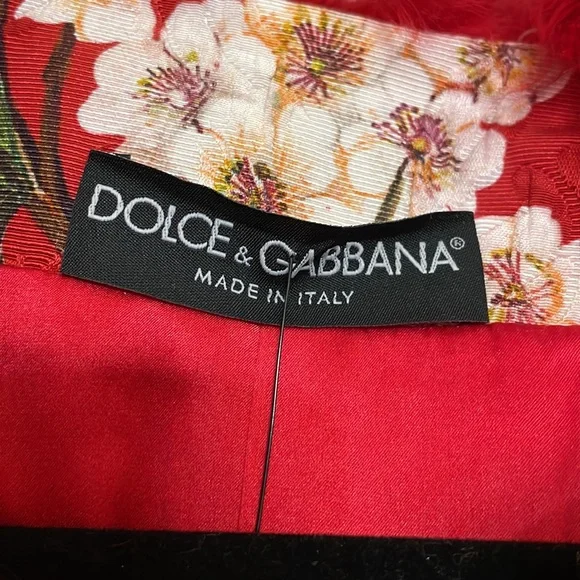 Dolce & Gabbana Red Jacquard Coat with Cherry Blossoms and Fur Collar - Picture 8 of 11